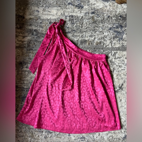 Tops - Hot Pink One shoulder Leopard Print Tunic Large